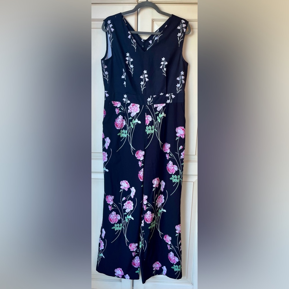 🍊 Floral Black Jumpsuit - Large